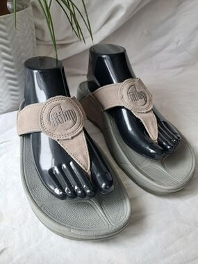 FitFlop Walkstar Thong Sandals - Size 9